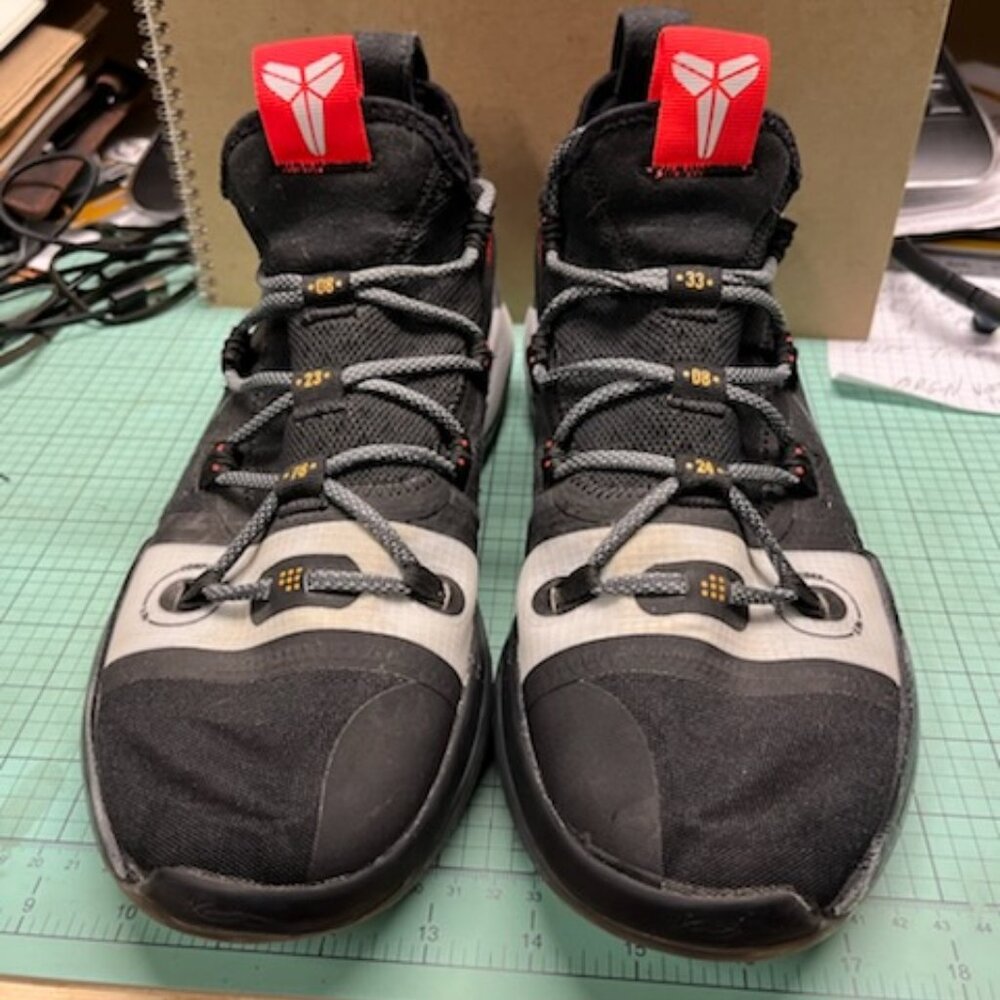 Kobe Bryant Men's Basketball Shoes Size 10